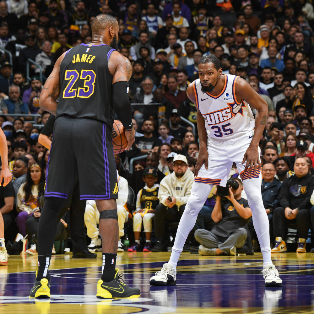 NBA总决赛MVP：詹姆斯表现出色，带领湖人夺得总冠军