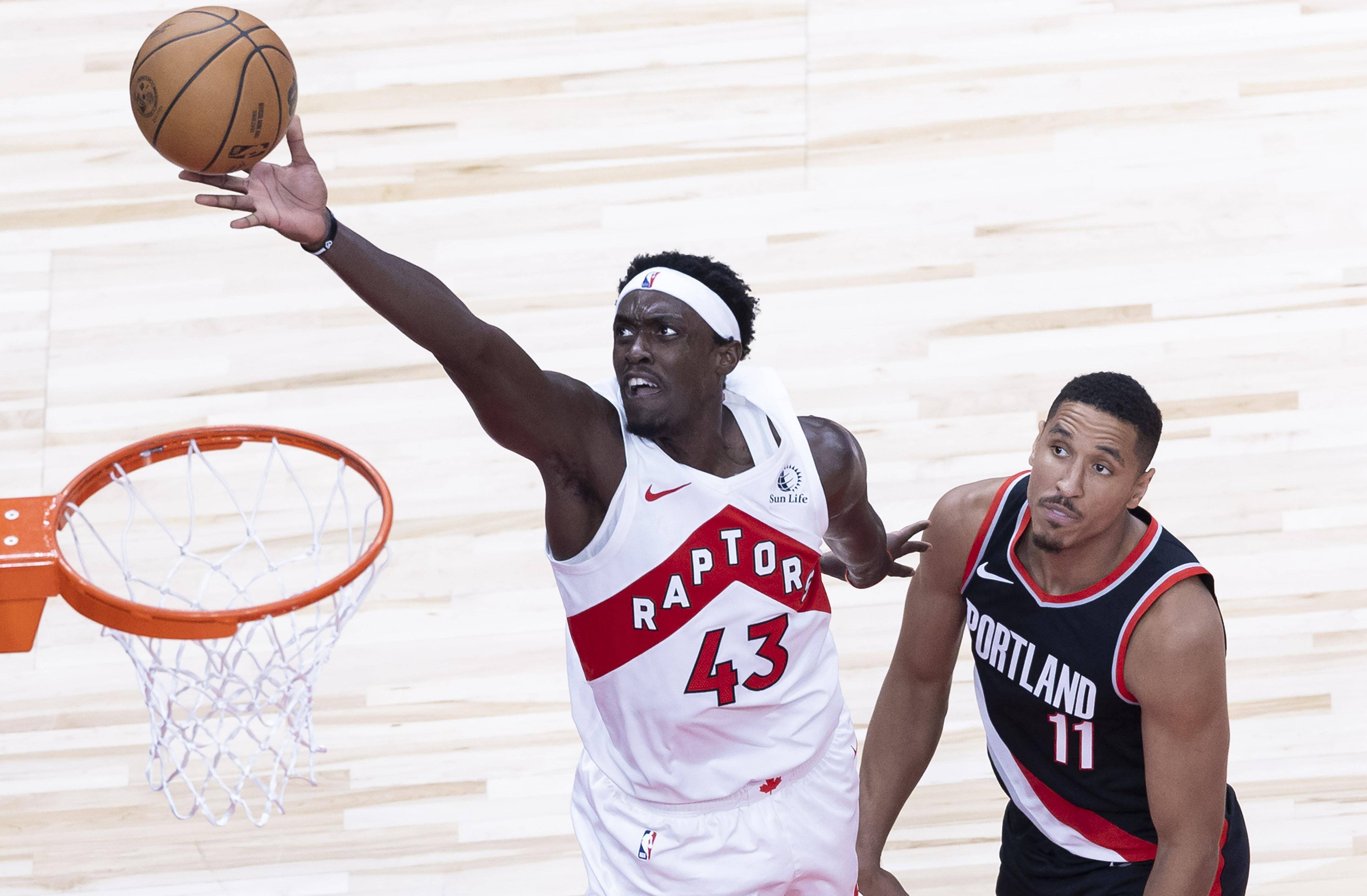 猛龙擒拿小牛，西亚卡姆32分