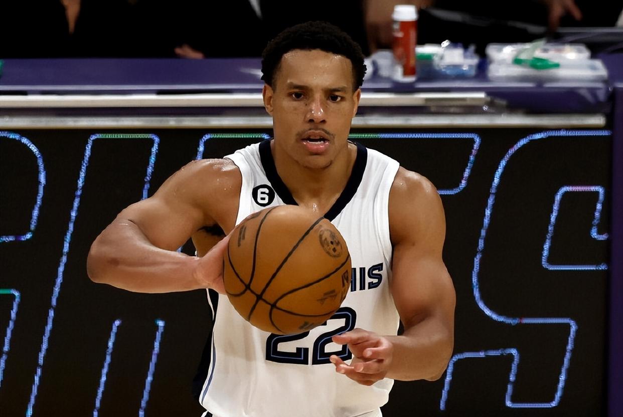 灰熊队主控获得最佳球员称号 灰熊队主控获得最佳球员称号