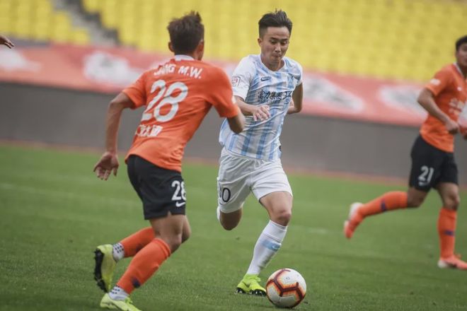 开云APP-广州富力客场挑战武汉卓尔，打响争冠第一枪