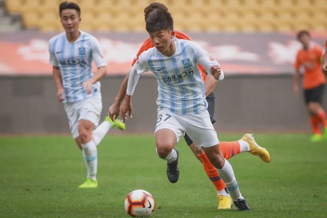 广州富力客场挑战武汉卓尔,打响争冠第一枪 广州富力客场挑战武汉卓尔,打响争冠第一枪