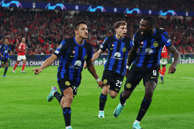 那不勒斯主场大胜国际米兰,士气大振 那不勒斯主场大胜国际米兰,士气大振